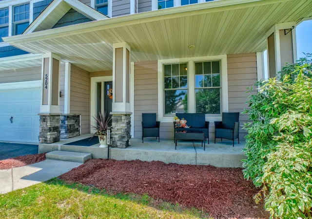 Photo 2 of Single family home for sale at 5204 Porchlight Bay, Saint Paul, MN 55129 | MLS# 7155840 | Listing updated on 2026-10-07