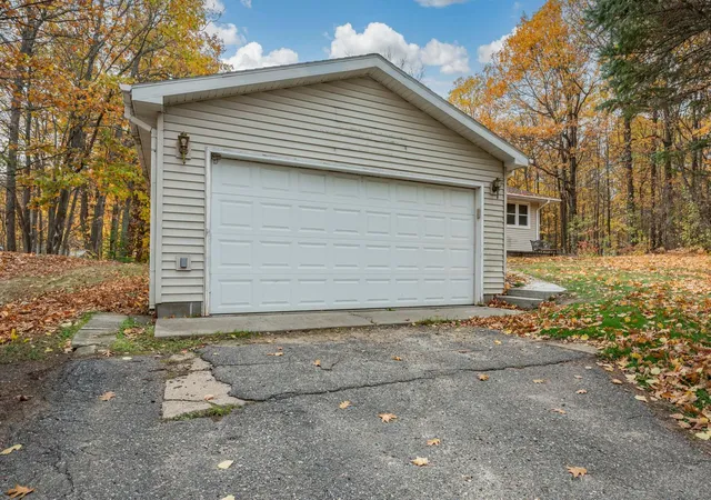 Photo 3 of Single family home for sale at 33137 Gary Dr, Grand Rapids, MN 55744 | MLS# 7155849 | Listing updated on 2026-10-19