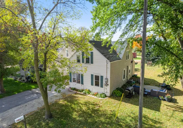 Photo 2 of Single family home for sale at 511 Ellsworth Ave, South Haven, MN 55382 | MLS# 7155859 | Listing updated on 2026-10-10
