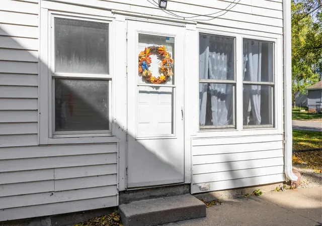 Photo 3 of Single family home for sale at 511 Ellsworth Ave, South Haven, MN 55382 | MLS# 7155859 | Listing updated on 2026-10-10