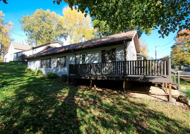 Photo 3 of Single family home for sale at 124 E Saint Paul St, Darwin, MN 55324 | MLS# 7155862 | Listing updated on 2026-10-07
