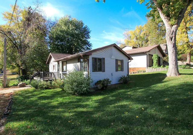 Photo 4 of Single family home for sale at 124 E Saint Paul St, Darwin, MN 55324 | MLS# 7155862 | Listing updated on 2026-10-07