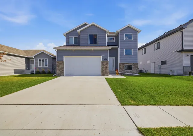Photo 1 of Single family home for sale at 7328 Aquiline Dr S, Fargo, ND 58104 | MLS# 7155872 | Listing updated on 2026-10-23