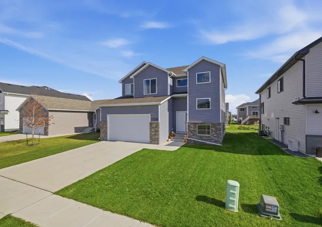 Photo 2 of Single family home for sale at 7328 Aquiline Dr S, Fargo, ND 58104 | MLS# 7155872 | Listing updated on 2026-10-23