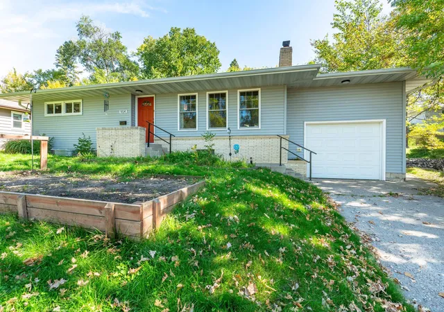 Photo 2 of Single family home for sale at 904 N Rosemary Ave, Fergus Falls, MN 56537 | MLS# 7155874 | Listing updated on 2026-10-07