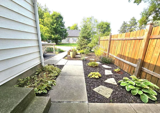 Photo 2 of Single family home for sale at 611 Central Ave, Buffalo, MN 55313 | MLS# 7155881 | Listing updated on 2026-10-08