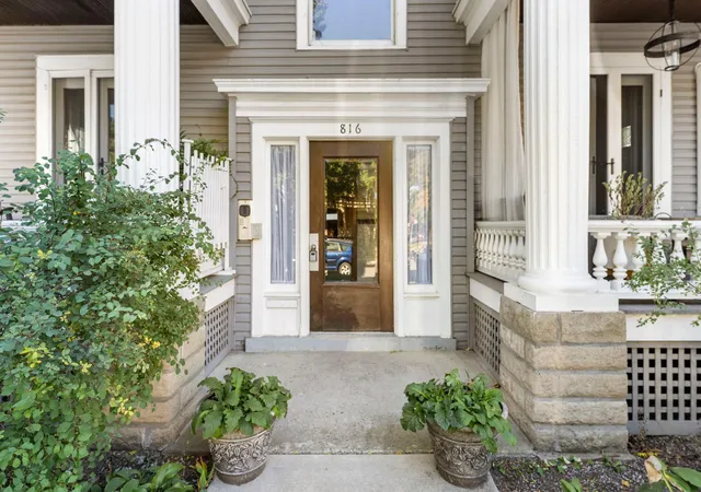 Photo 3 of Single family home for sale at 816 Hague Ave #3, Saint Paul, MN 55104 | MLS# 7155928 | Listing updated on 2026-10-14