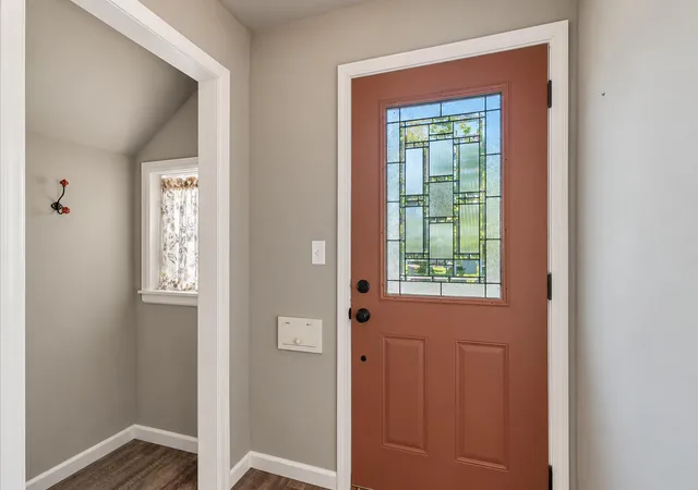 Photo 3 of Single family home for sale at 703 S Oak Ave, Owatonna, MN 55060 | MLS# 7155929 | Listing updated on 2026-10-07