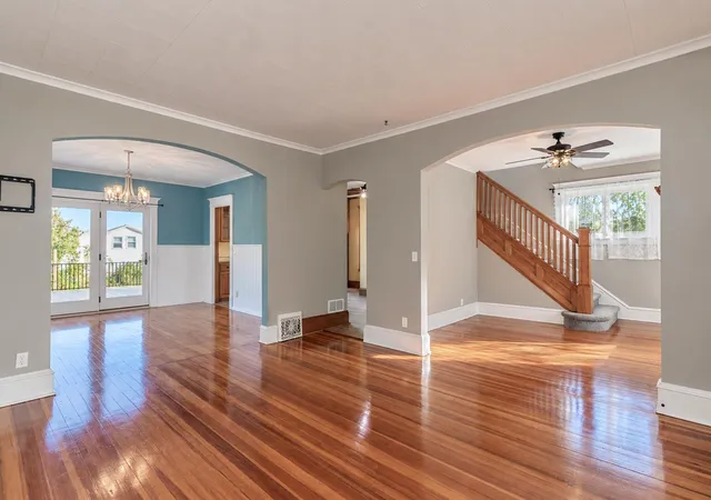 Photo 4 of Single family home for sale at 703 S Oak Ave, Owatonna, MN 55060 | MLS# 7155929 | Listing updated on 2026-10-07