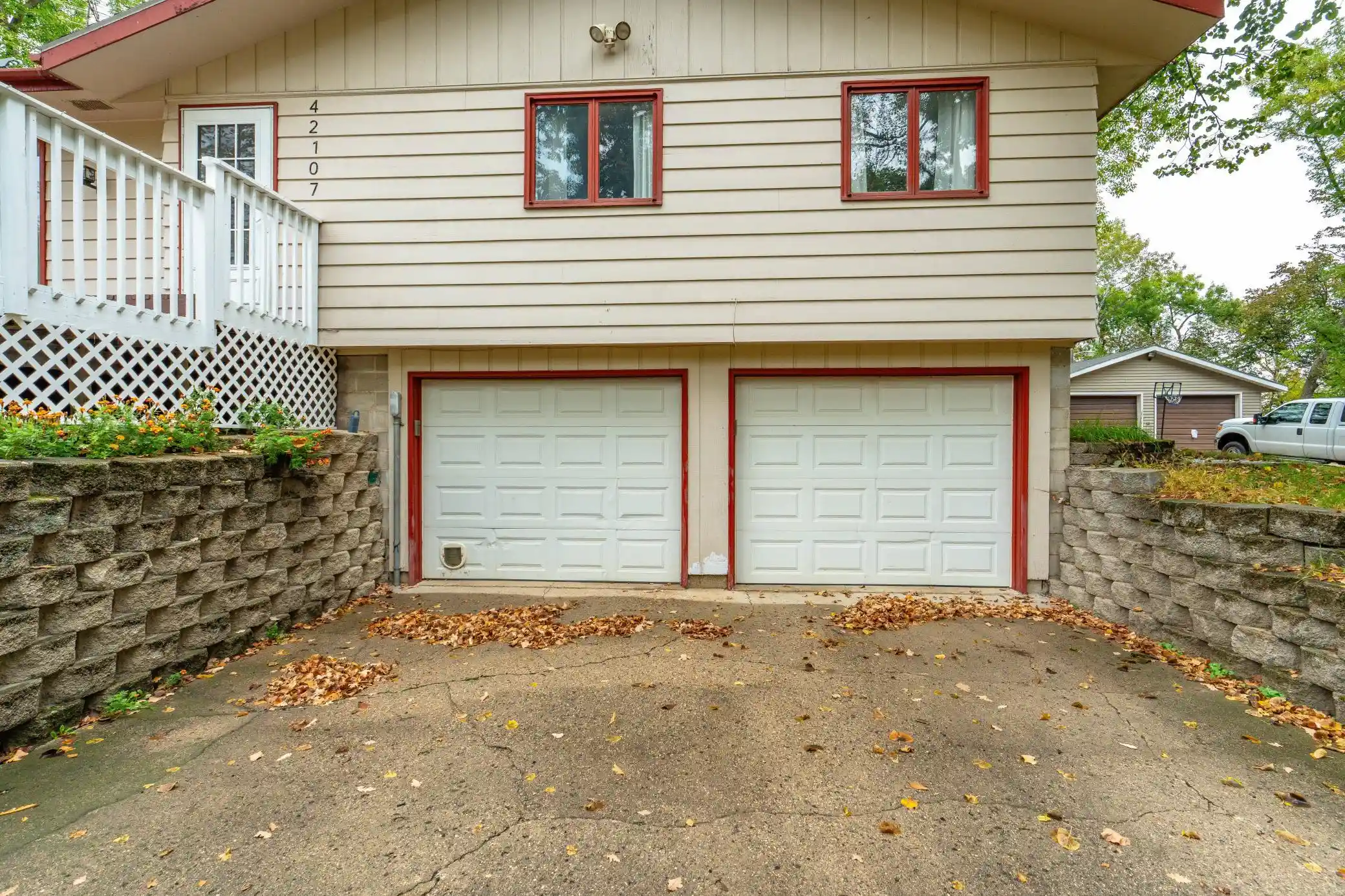 Photo 2 of Single family home for sale at 42107 Bur Oak Hills Loop, Pelican Rapids, MN 56572 | MLS# 7155933 | Listing updated on 2026-10-07