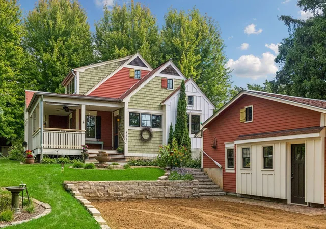 Photo 1 of Single family home for sale at 4465 Bayside Rd, Maple Plain, MN 55359 | MLS# 7155935 | Listing updated on 2026-10-10