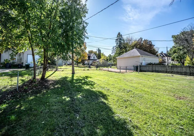 Photo 2 of Single family home for sale at 704 Elm St, Farmington, MN 55024 | MLS# 7155937 | Listing updated on 2026-10-10
