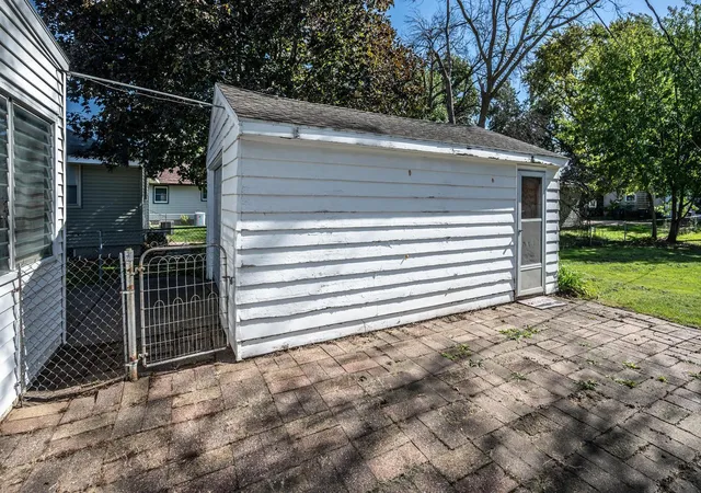 Photo 3 of Single family home for sale at 704 Elm St, Farmington, MN 55024 | MLS# 7155937 | Listing updated on 2026-10-10