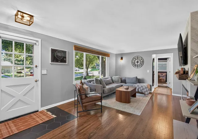 Photo 4 of Single family home for sale at 2731 Lee Ave N, Minneapolis, MN 55422 | MLS# 7155941 | Listing updated on 2026-10-09