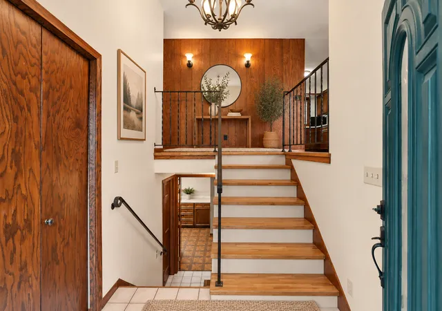 Photo 2 of Single family home for sale at 5905 Country Clb Rd, Excelsior, MN 55331 | MLS# 7155943 | Listing updated on 2026-10-17