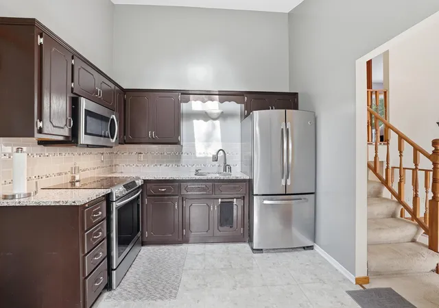 Photo 4 of Single family home for sale at 4071 99th Avenue NE, Circle Pines, MN 55014 | MLS# 7155954 | Listing updated on 2026-10-08