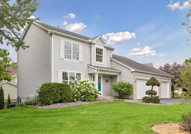 Photo 2 of Single family home for sale at 957 Lake Ridge Bay, Saint Paul, MN 55129 | MLS# 7155974 | Listing updated on 2026-10-07