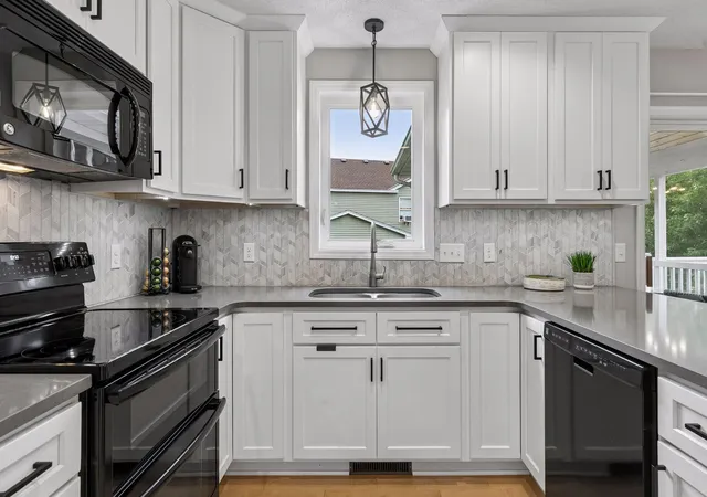 Photo 3 of Single family home for sale at 957 Lake Ridge Bay, Saint Paul, MN 55129 | MLS# 7155974 | Listing updated on 2026-10-07
