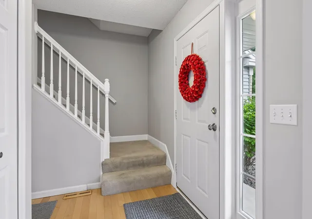 Photo 4 of Single family home for sale at 957 Lake Ridge Bay, Saint Paul, MN 55129 | MLS# 7155974 | Listing updated on 2026-10-07