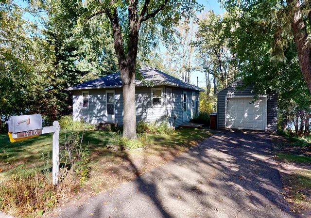 Single family home for sale at 1918 Wilby Rd, Albert Lea, MN 56007 | MLS# 7155997