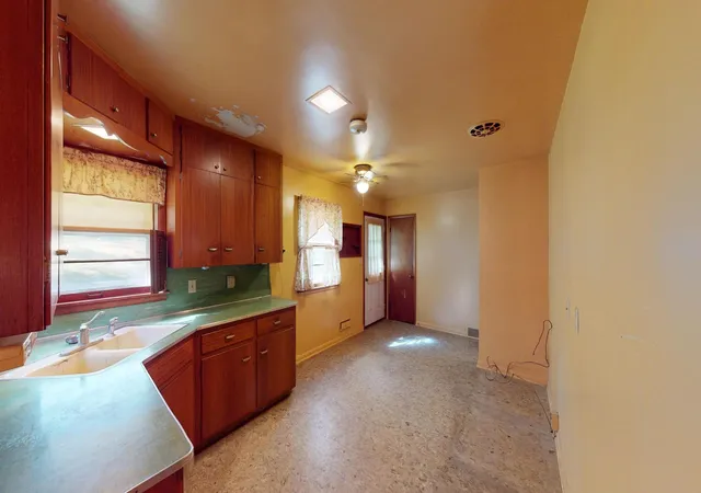 Photo 4 of Single family home for sale at 1918 Wilby Rd, Albert Lea, MN 56007 | MLS# 7155997 | Listing updated on 2026-10-08