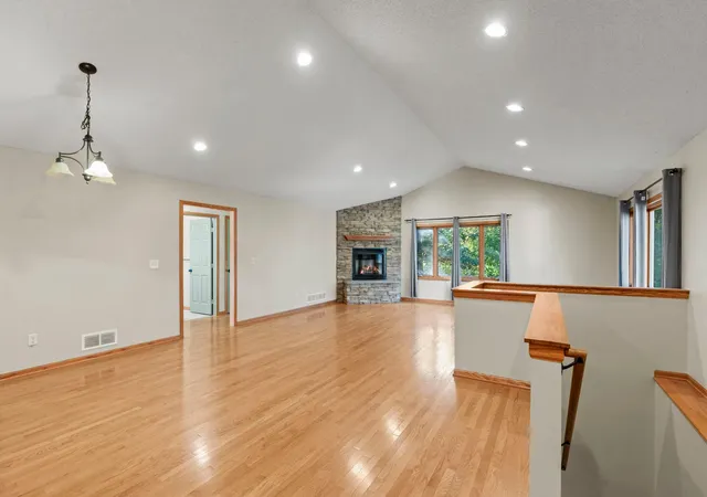 Photo 4 of Single family home for sale at 1158 Summit Ave, Saint Paul, MN 55115 | MLS# 7156000 | Listing updated on 2026-10-09