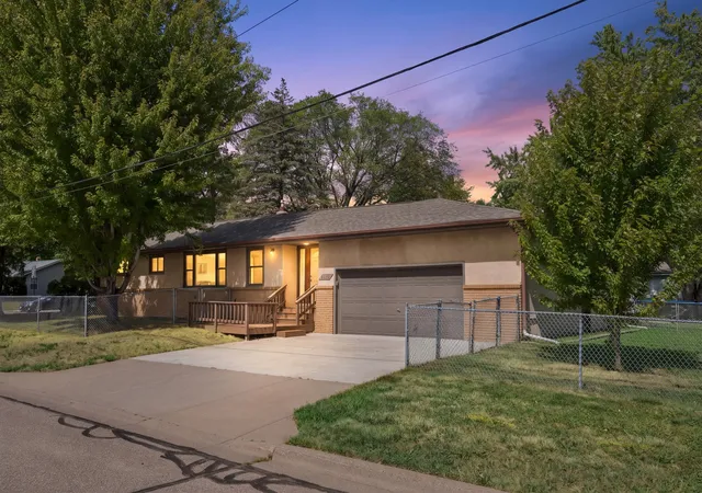Photo 1 of Single family home for sale at 2267 Mohawk Rd E, Saint Paul, MN 55109 | MLS# 7156001 | Listing updated on 2026-10-08