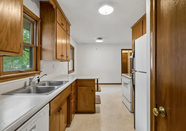 Photo 2 of Single family home for sale at 2267 Mohawk Rd E, Saint Paul, MN 55109 | MLS# 7156001 | Listing updated on 2026-10-08