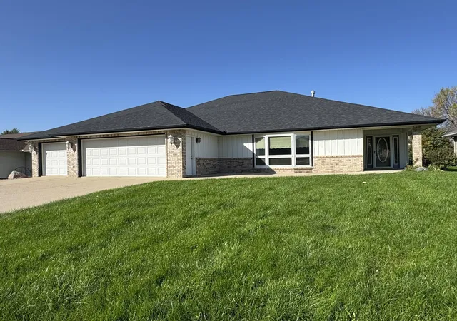 Single family home for sale at 541 Southport Dr, Fairmont, MN 56031 | MLS# 7156003