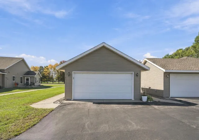 Photo 3 of Single family home for sale at 40 Sunrise Dr, Kimball, MN 55353 | MLS# 7156027 | Listing updated on 2026-10-10