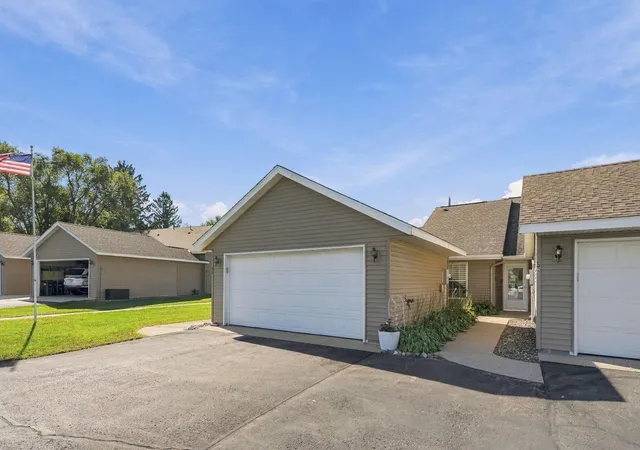 Photo 3 of Single family home for sale at 40 Sunrise Dr, Kimball, MN 55353 | MLS# 7156027 | Listing updated on 2026-10-10