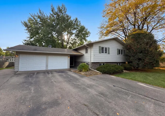 Photo 1 of Single family home for sale at 12228 Allen Dr, Burnsville, MN 55337 | MLS# 7156041 | Listing updated on 2026-10-08