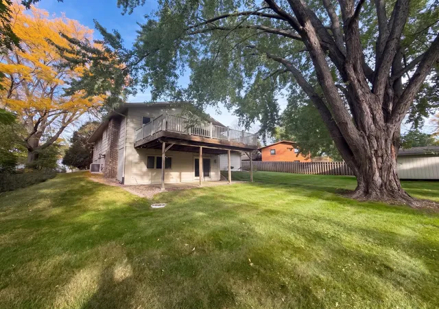 Photo 4 of Single family home for sale at 12228 Allen Dr, Burnsville, MN 55337 | MLS# 7156041 | Listing updated on 2026-10-08