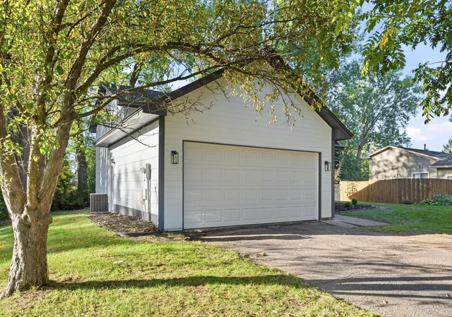 Photo 3 of Single family home for sale at 1862 Fox Run, Hugo, MN 55038 | MLS# 7156055 | Listing updated on 2026-10-09