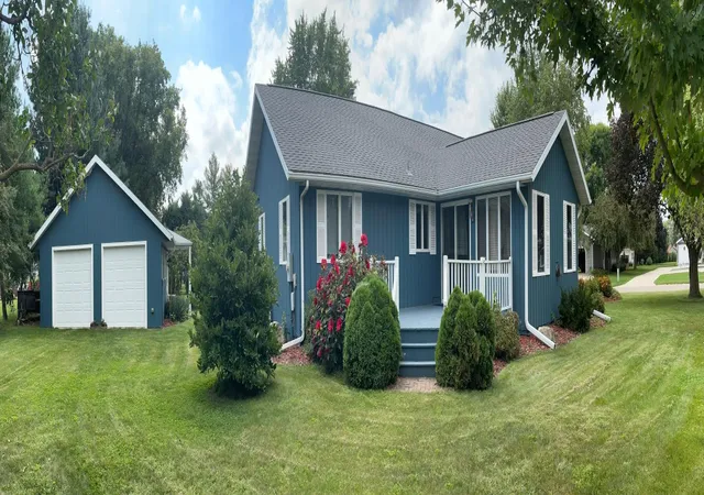 Photo 2 of Single family home for sale at 110 Angelique Ave, Wabasha, MN 55981 | MLS# 7156068 | Listing updated on 2026-10-13