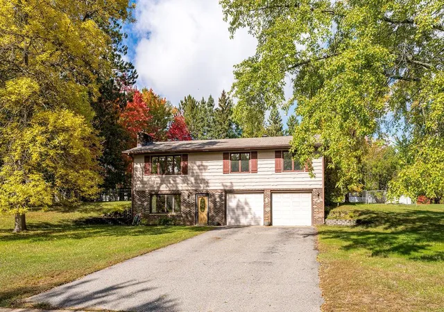 Photo 2 of Single family home for sale at 1303 SW 6th Street, Grand Rapids, MN 55744 | MLS# 7156077 | Listing updated on 2026-10-14