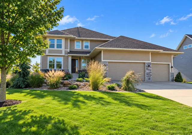 Single family home for sale at 5915 Edgewater Dr, Savage, MN 55378 | MLS# 7156092