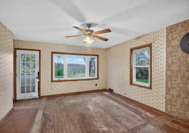 Photo 4 of Single family home for sale at 7235 State Hwy 5, Waconia, MN 55387 | MLS# 7156099 | Listing updated on 2026-10-21