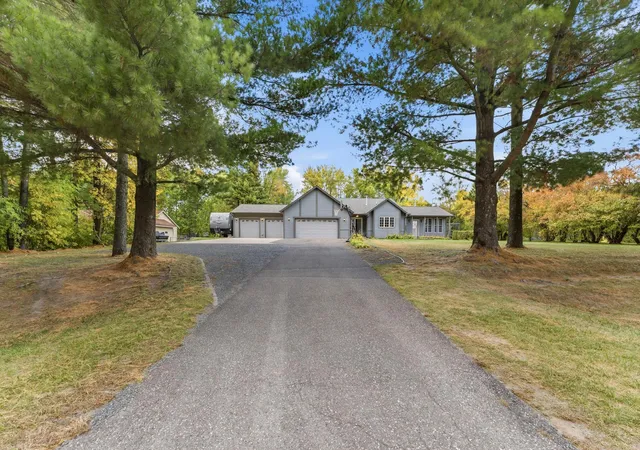 Photo 3 of Single family home for sale at 3981 324th Avenue Ne, Cambridge, MN 55008 | MLS# 7156108 | Listing updated on 2026-10-21