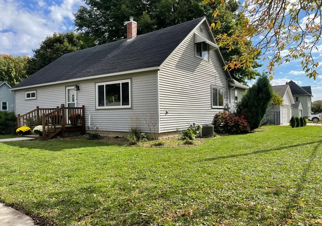 Photo 1 of Sale Pending at 301 1st Street Se, Hayfield, MN 55940 | MLS# 7156118 | Listing updated on 2026-10-22