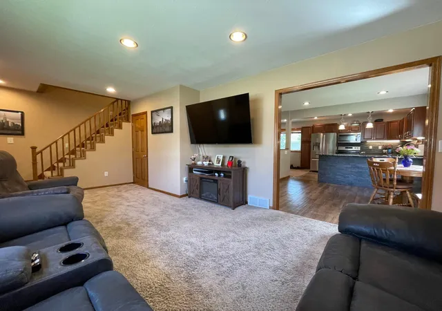 Photo 4 of Sale Pending at 301 1st Street SE, Hayfield, MN 55940 | MLS# 7156118 | Listing updated on 2026-10-22