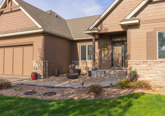 Photo 3 of Single family home for sale at 21872 Carrbridge Ct, Lakeville, MN 55044 | MLS# 7156124 | Listing updated on 2026-10-09
