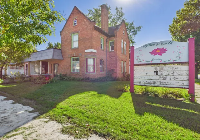 Photo 1 of Single family home for sale at 605 Main St S, Sauk Centre, MN 56378 | MLS# 7156132 | Listing updated on 2026-10-08