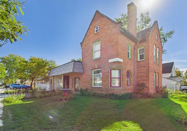 Photo 2 of Single family home for sale at 605 Main St S, Sauk Centre, MN 56378 | MLS# 7156132 | Listing updated on 2026-10-08