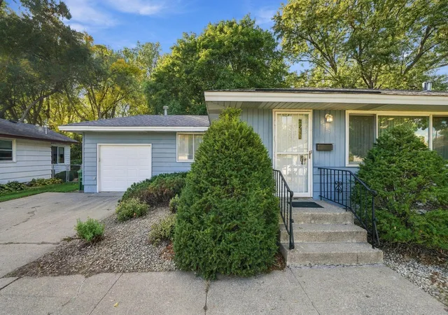 Photo 1 of Single family home for sale at 6131 Lee Ave N, Minneapolis, MN 55429 | MLS# 7156141 | Listing updated on 2026-10-09