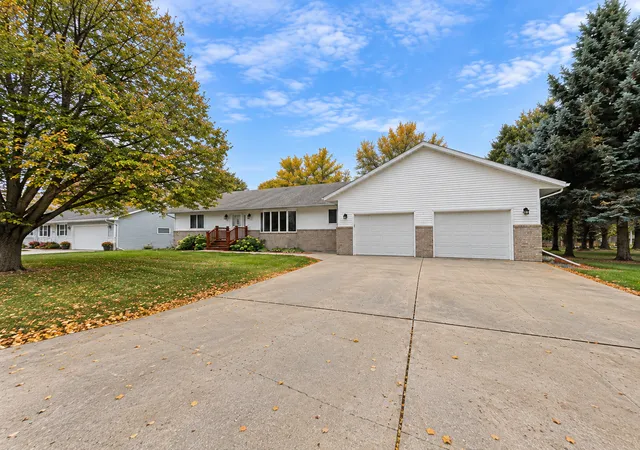 Single family home for sale at 237 Crescent Dr, Breckenridge, MN 56520 | MLS# 7156142