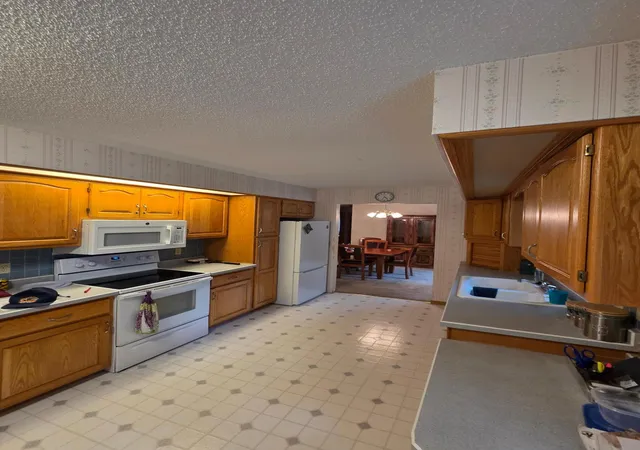 Photo 2 of Single family home for sale at 237 Crescent Dr, Breckenridge, MN 56520 | MLS# 7156142 | Listing updated on 2026-10-14