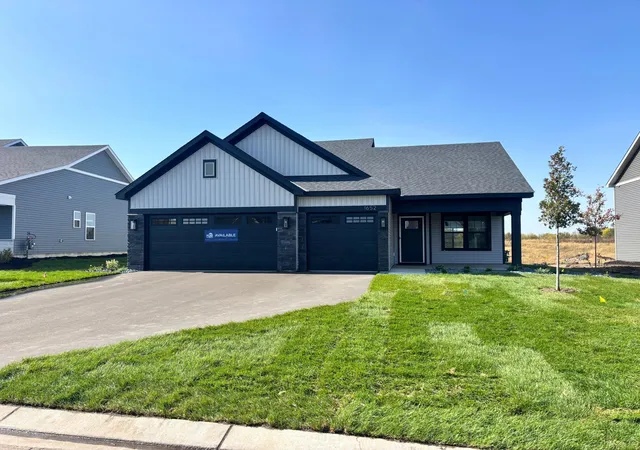 Single family home for sale at 1652 Lund Way, Shakopee, MN 55379 | MLS# 7156147