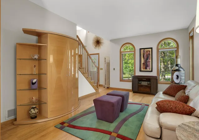 Photo 3 of Single family home for sale at 31 Marcin Hl, Burnsville, MN 55337 | MLS# 7156149 | Listing updated on 2026-10-08