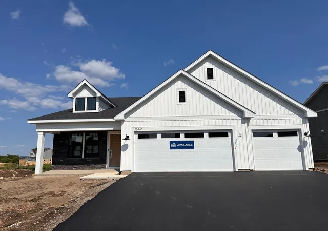 Photo 3 of Single family home for sale at 1649 Lund Way, Shakopee, MN 55379 | MLS# 7156150 | Listing updated on 2026-10-07